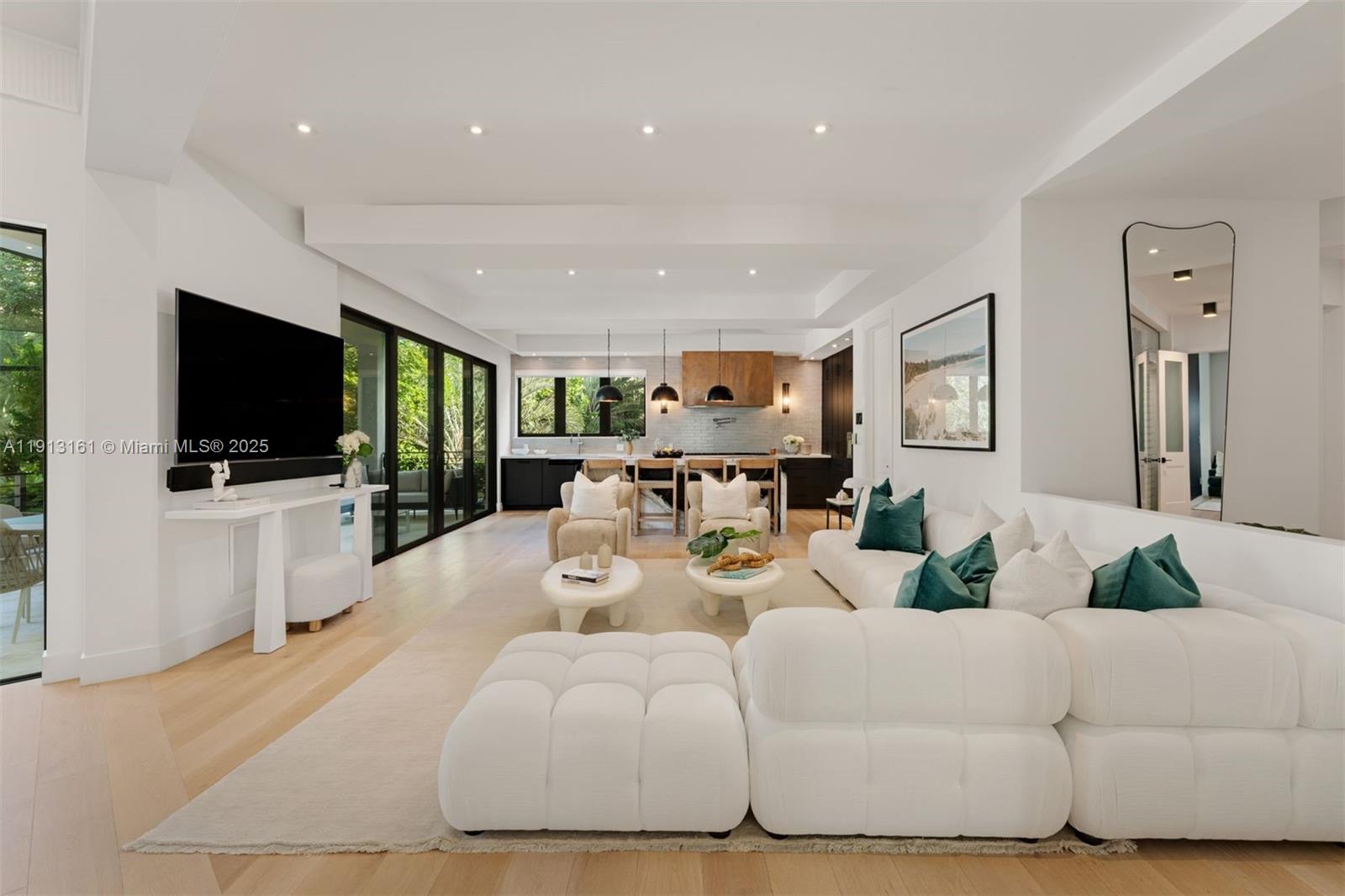 Miami Beach, Florida, 33140, United States, 9 Bedrooms Bedrooms, ,9 BathroomsBathrooms,Residential,For Sale,1993425