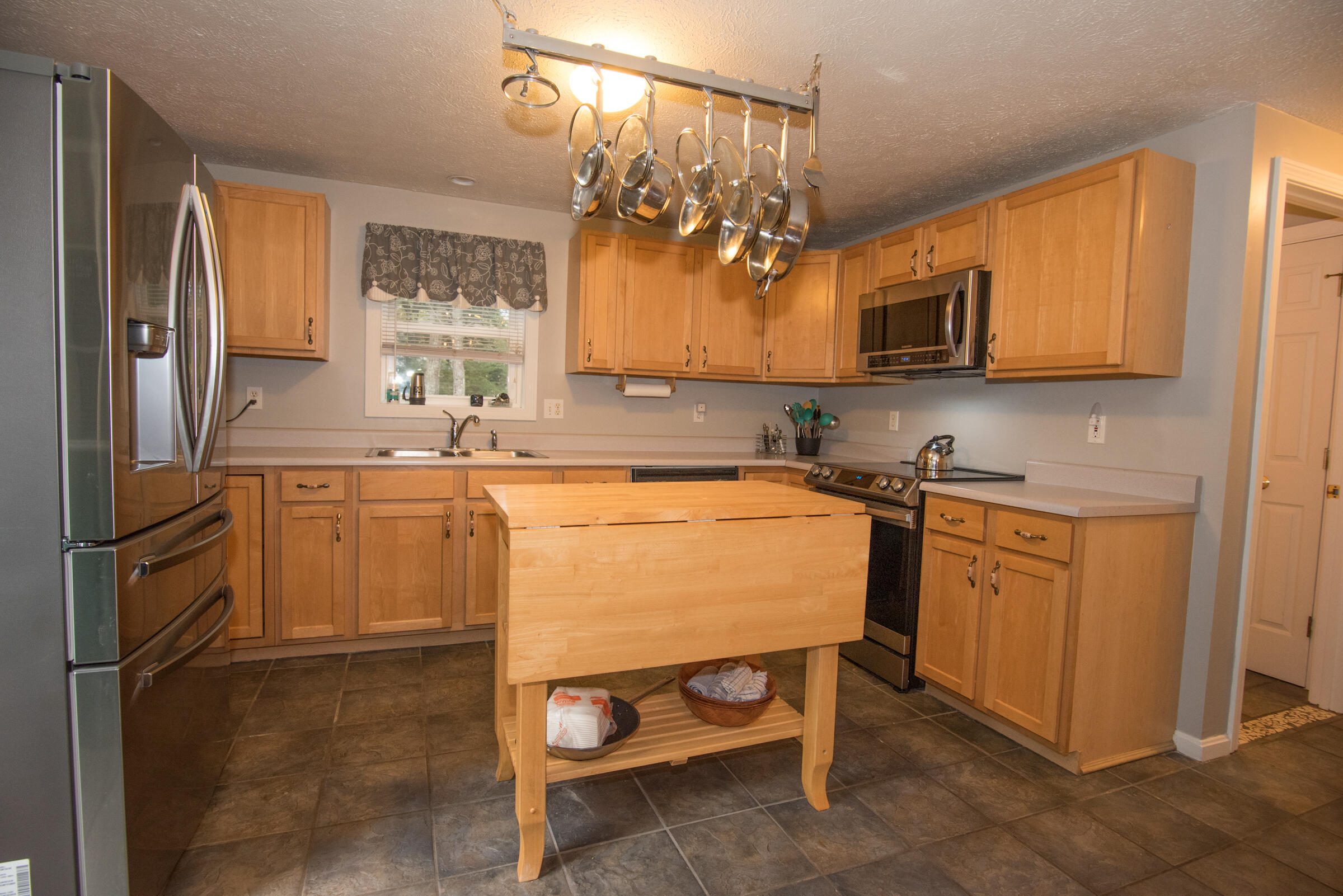 Gorham, Maine, 04038, United States, 3 Bedrooms Bedrooms, ,2 BathroomsBathrooms,Residential,For Sale,1965072