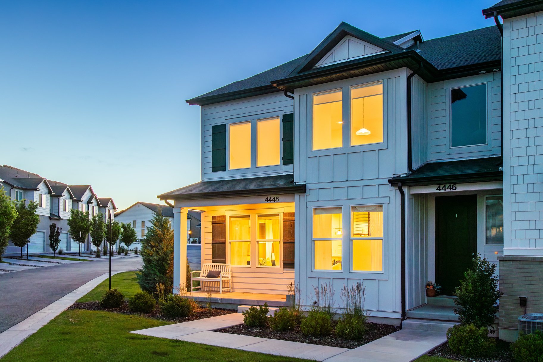  Stylish End-Unit Townhome - 物件實景