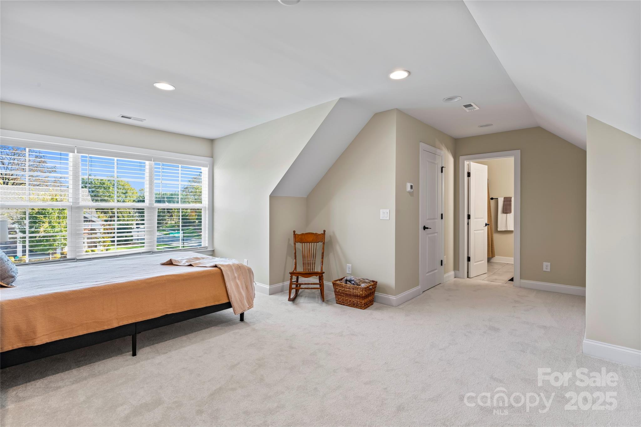 Huntersville, North Carolina, 28078, United States, 3 Bedrooms Bedrooms, ,3 BathroomsBathrooms,Residential,For Sale,1987937