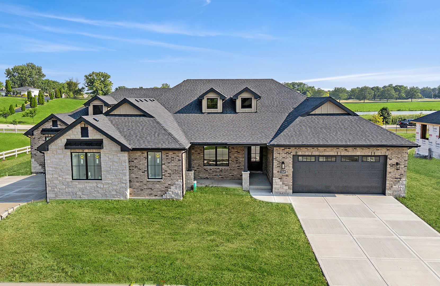 Orland Park, Illinois, 60467, United States, 2 Bedrooms Bedrooms, ,2 BathroomsBathrooms,Residential,For Sale,1921917