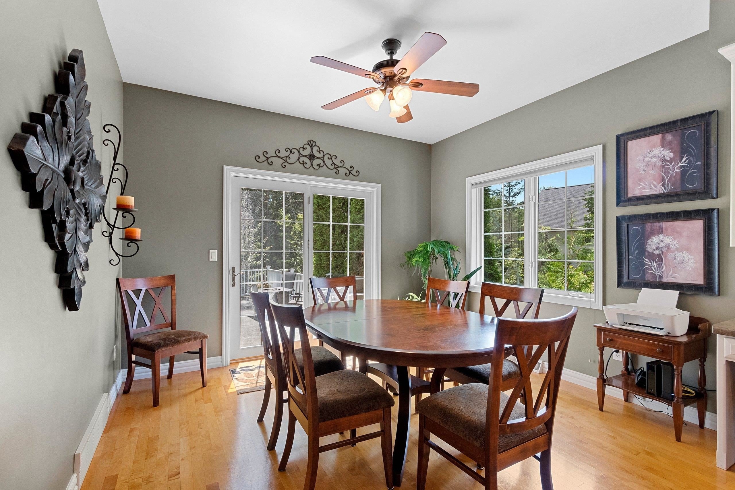 GREEN BAY, Wisconsin, 54302-5254, United States, 5 Bedrooms Bedrooms, ,4 BathroomsBathrooms,Residential,For Sale,1975812