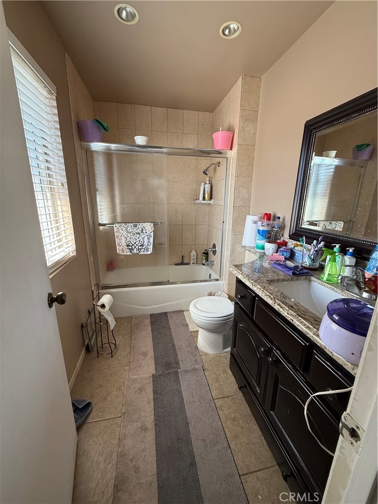 Montebello, California, 90640, United States, 3 Bedrooms Bedrooms, ,3 BathroomsBathrooms,Residential,For Sale,1937020