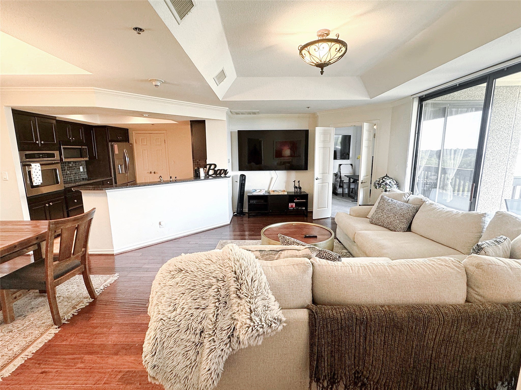 Dallas, Texas, 75225, United States, 2 Bedrooms Bedrooms, ,2 BathroomsBathrooms,Residential,For Sale,1980398