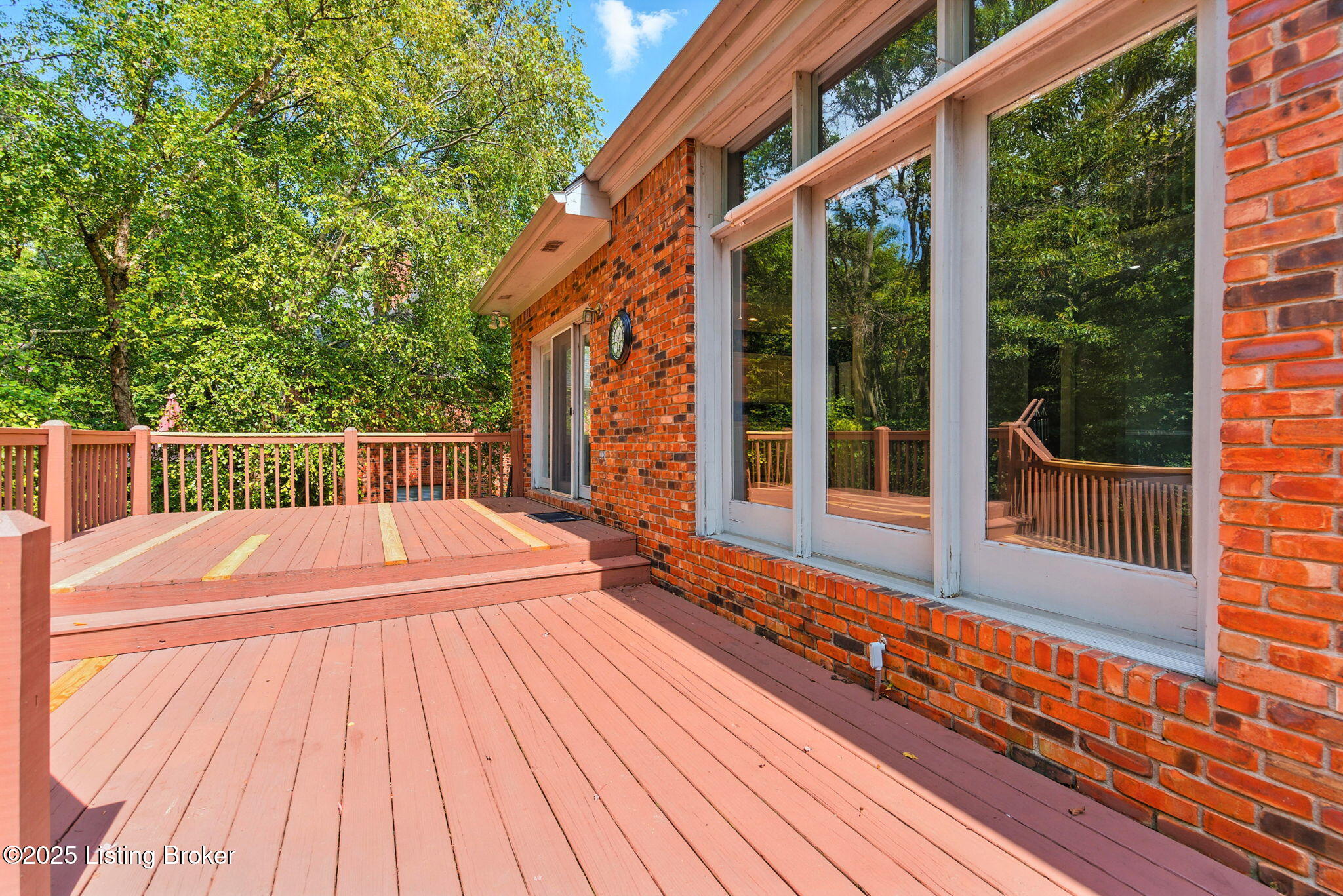 Prospect, Kentucky, 40059, United States, 4 Bedrooms Bedrooms, ,4 BathroomsBathrooms,Residential,For Sale,1941807
