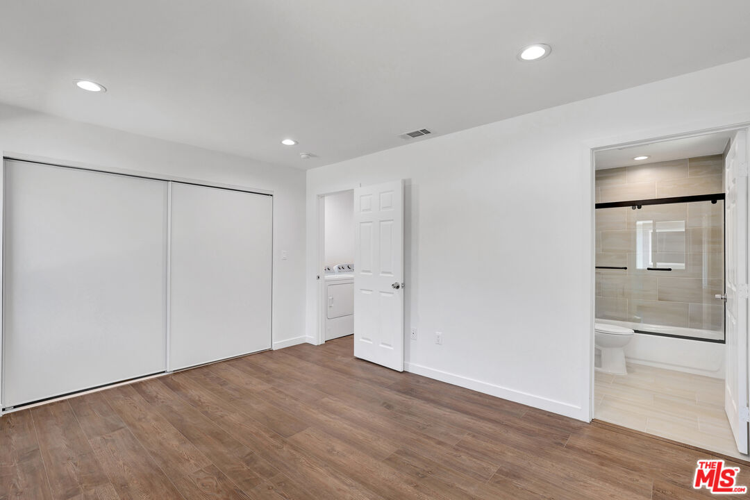 Reseda, California, 91335, United States, 10 Bedrooms Bedrooms, ,Residential,For Sale,1906500