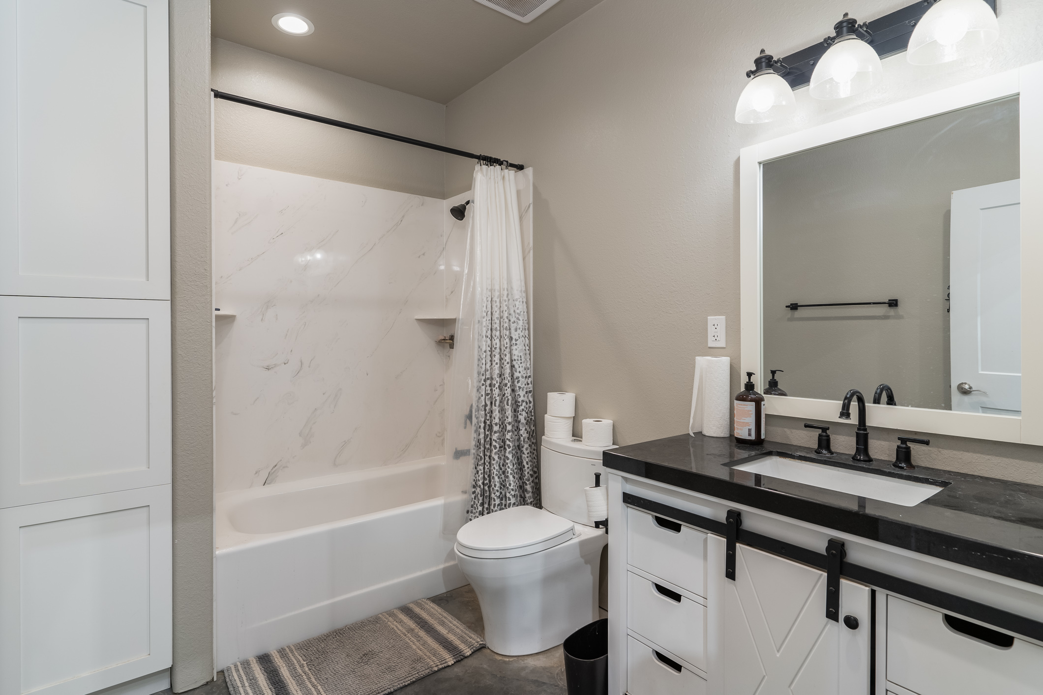 Aztec, New Mexico, 87410, United States, ,2 BathroomsBathrooms,Residential,For Sale,1980456