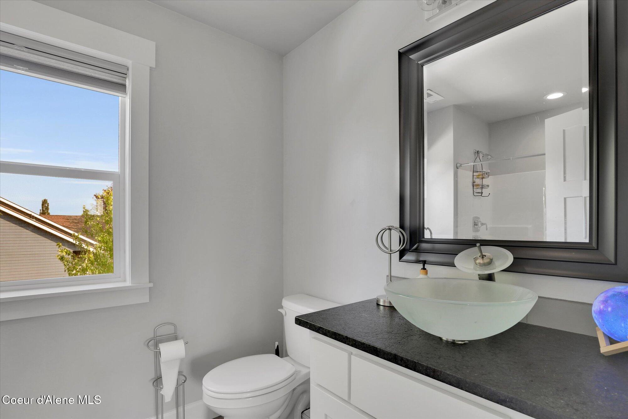 Post Falls, Idaho, 83854, United States, 5 Bedrooms Bedrooms, ,5 BathroomsBathrooms,Residential,For Sale,1981569