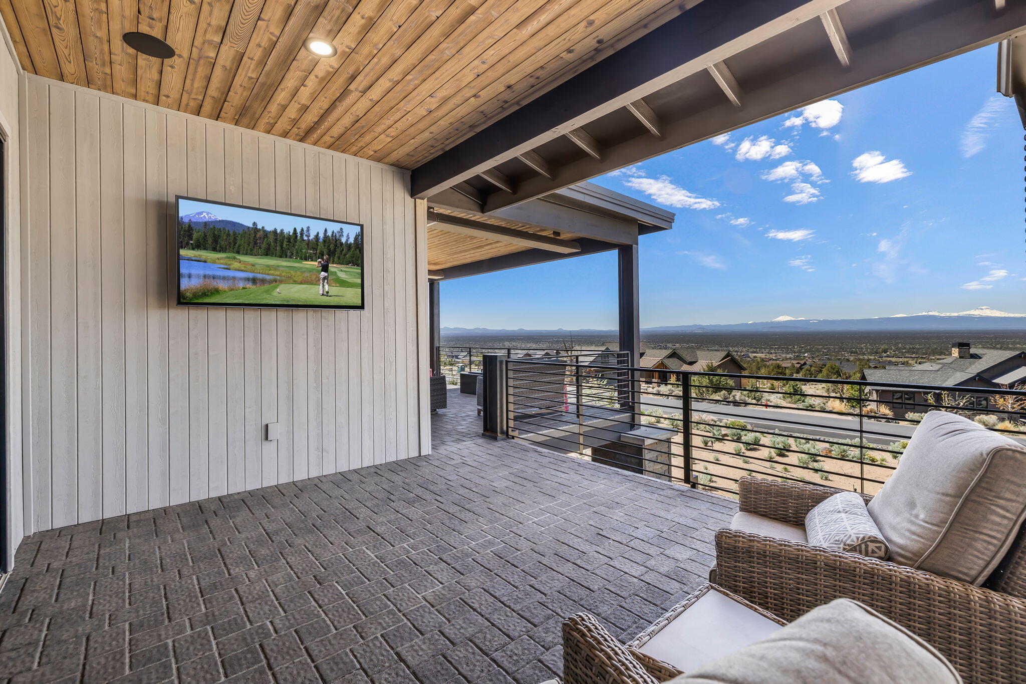 Powell Butte, Oregon, 97753, United States, 4 Bedrooms Bedrooms, ,5 BathroomsBathrooms,Residential,For Sale,1804820