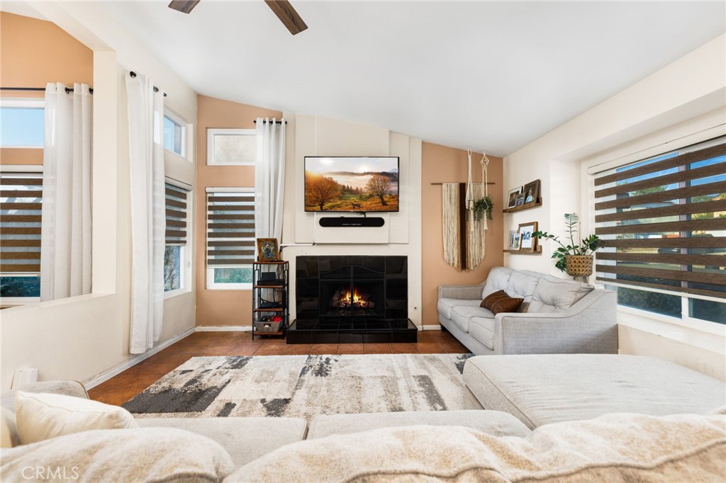Murrieta, California, 92562, United States, 3 Bedrooms Bedrooms, ,2 BathroomsBathrooms,Residential,For Sale,1921619