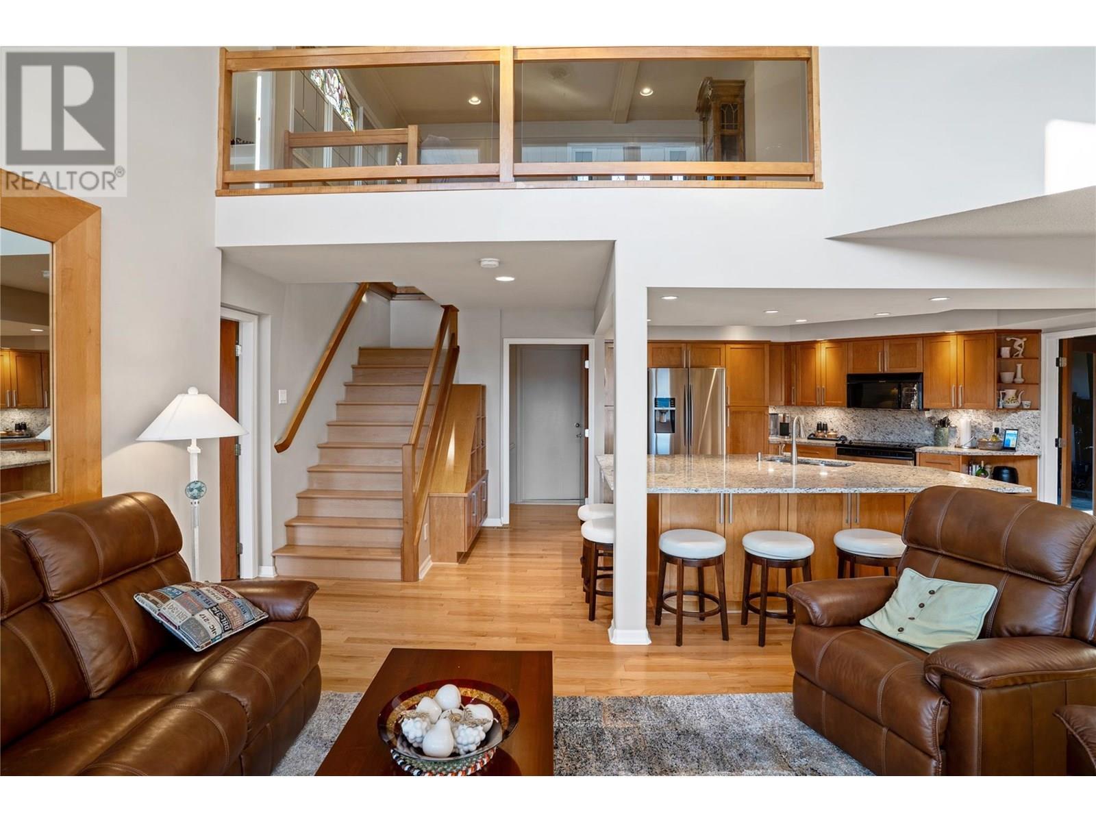 KELOWNA, British Columbia, V1V 2C3, CA, 5 Bedrooms Bedrooms, ,2 BathroomsBathrooms,Residential,For Sale,1911113