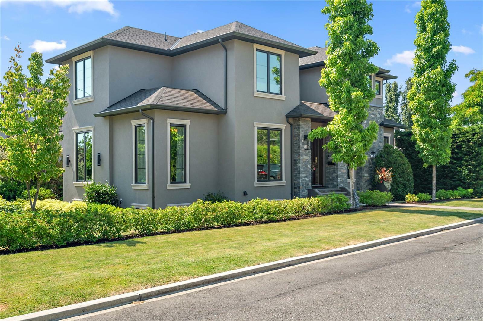 OAK BAY, British Columbia, V8R 3L8, CA, 6 Bedrooms Bedrooms, ,Residential,For Sale,1875057