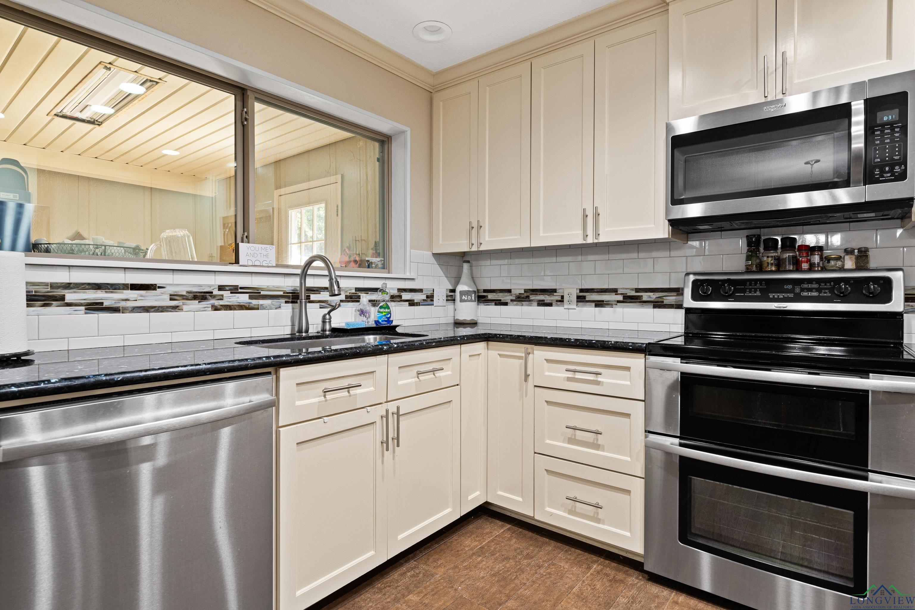 Kilgore, Texas, 75662, United States, 4 Bedrooms Bedrooms, ,3 BathroomsBathrooms,Residential,For Sale,1949860