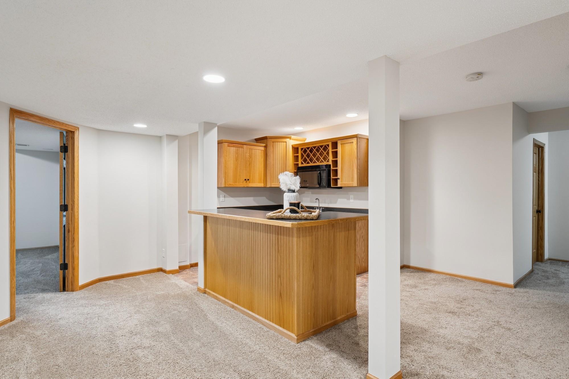 Woodbury, Minnesota, 55129, United States, 5 Bedrooms Bedrooms, ,3 BathroomsBathrooms,Residential,For Sale,1917665
