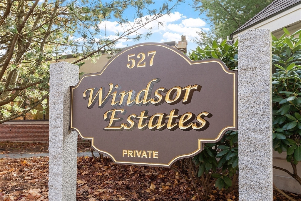 Lynnfield, Massachusetts, 01940, United States, 2 Bedrooms Bedrooms, ,3 BathroomsBathrooms,Residential,For Sale,1991893