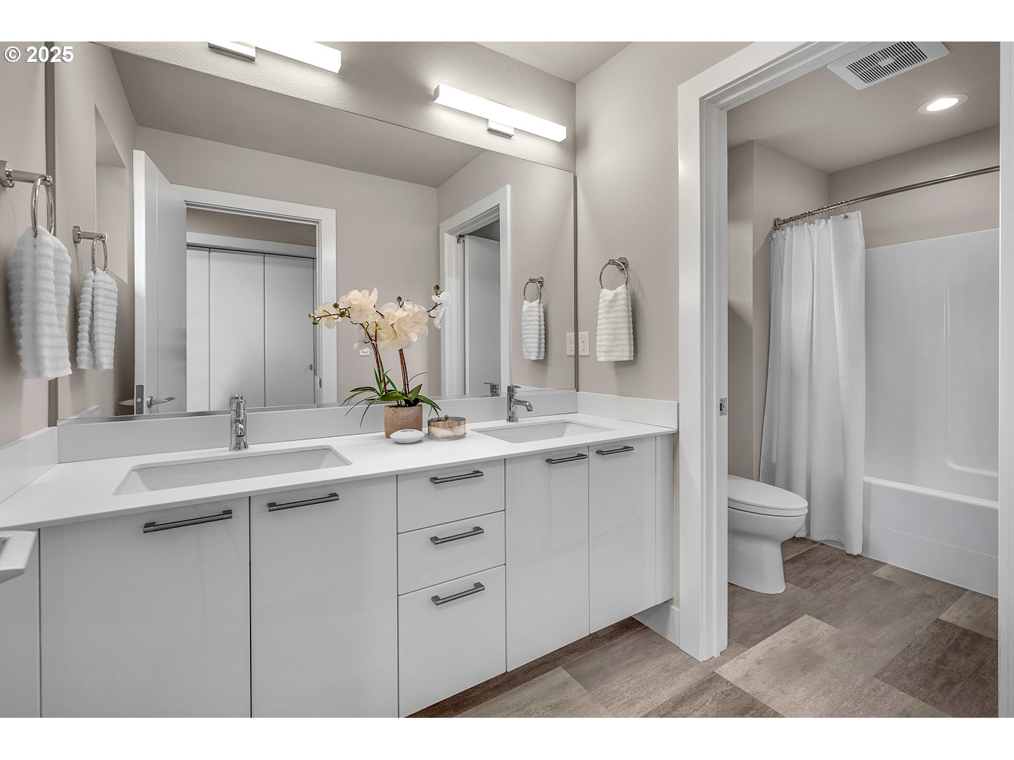 Happy Valley, Oregon, 97086, United States, 4 Bedrooms Bedrooms, ,3 BathroomsBathrooms,Residential,For Sale,1794329