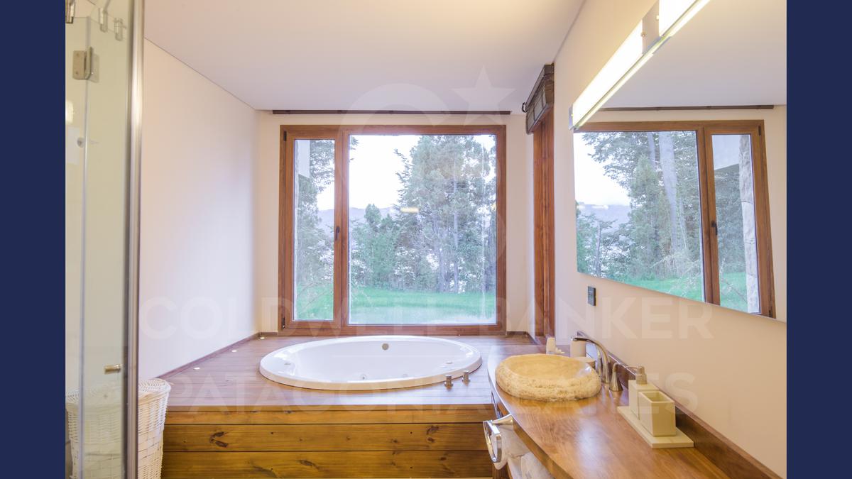 VENTA Casa de lujo 552 m2 lote 2242 m2 barrio cerr, Villa La Angostura, AR-Q, AR, 4 Bedrooms Bedrooms, ,5 BathroomsBathrooms,Residential,For Sale,VENTA Casa de lujo 552 m2 lote 2242 m2 barrio cerr,1487712