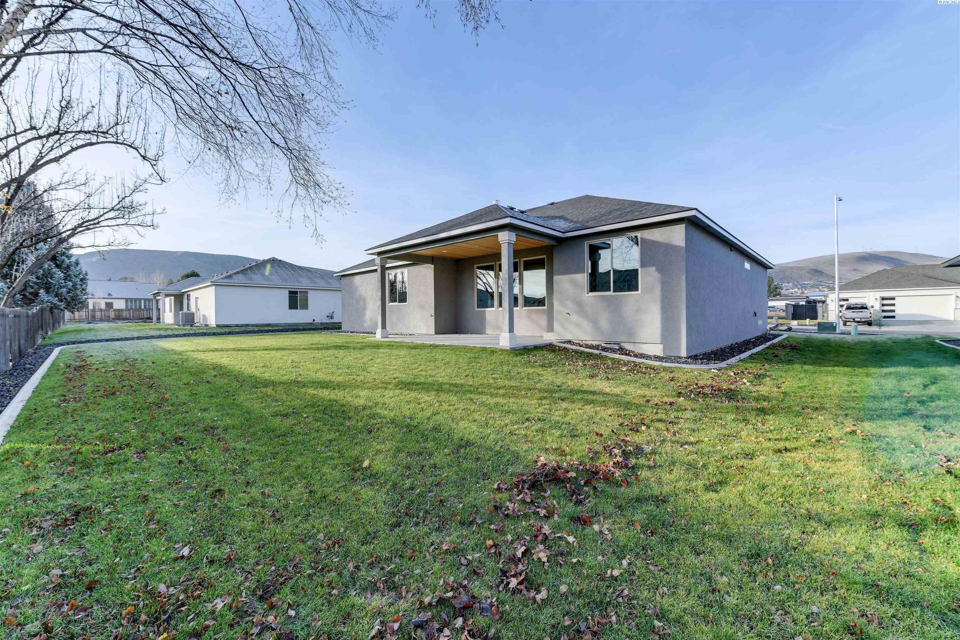 Richland, Washington, 99352, United States, 3 Bedrooms Bedrooms, ,2 BathroomsBathrooms,Residential,For Sale,1898380