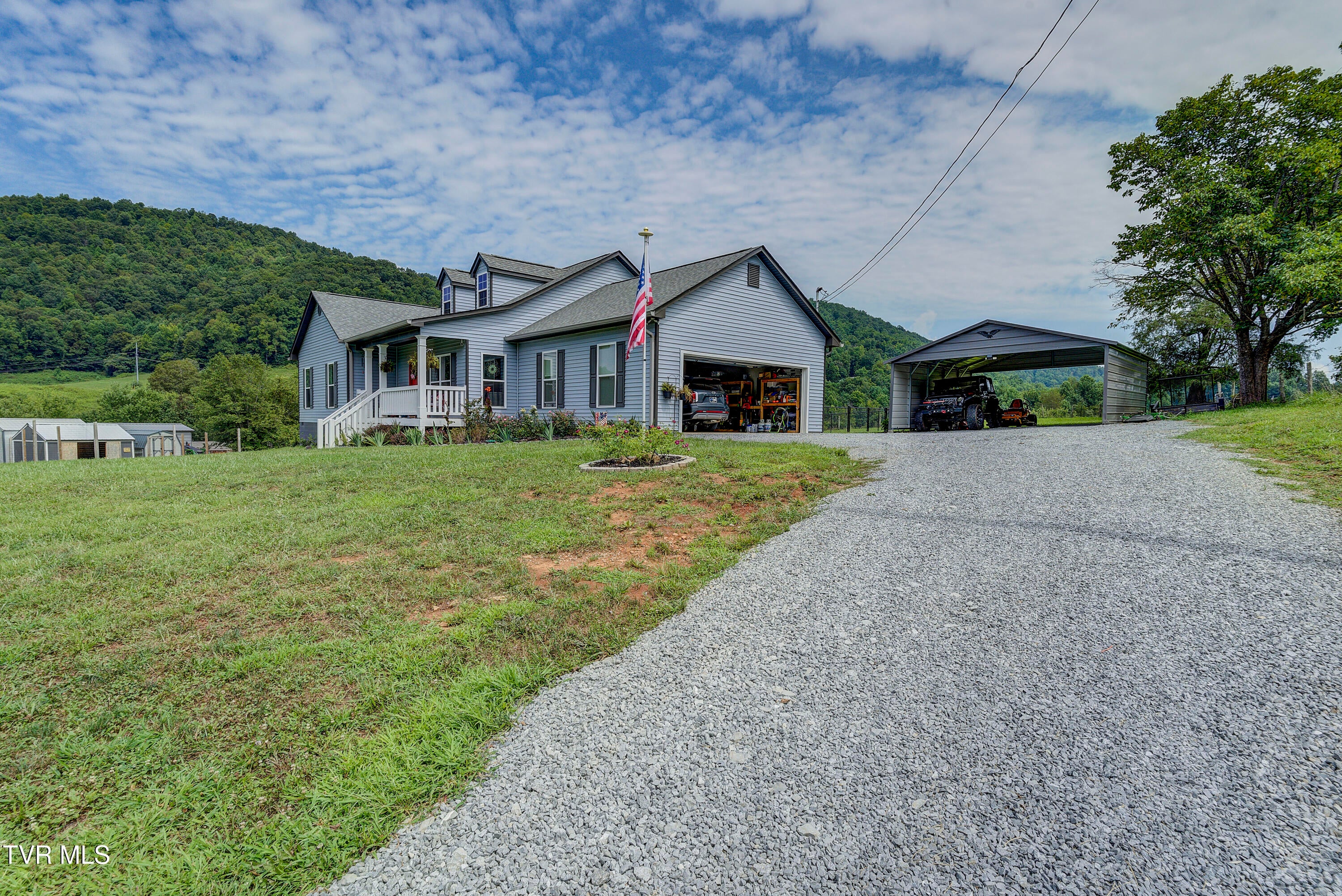 Elizabethton, Tennessee, 37643, United States, 3 Bedrooms Bedrooms, ,2 BathroomsBathrooms,Residential,For Sale,1925509