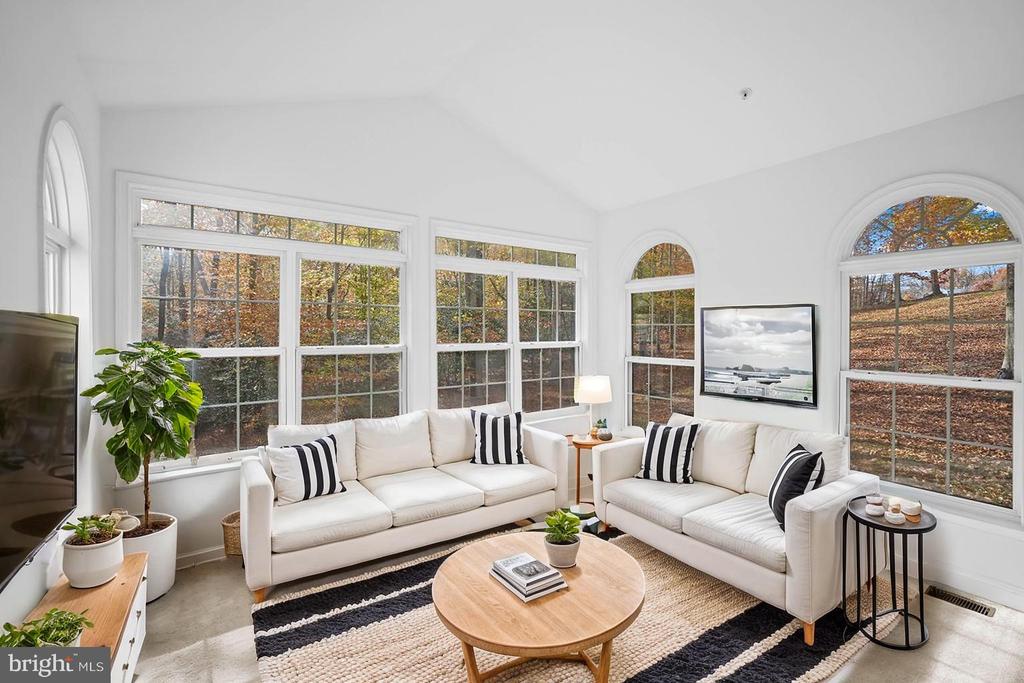 Upper Marlboro, Maryland, 20772, United States, 5 Bedrooms Bedrooms, ,4 BathroomsBathrooms,Residential,For Sale,1988890