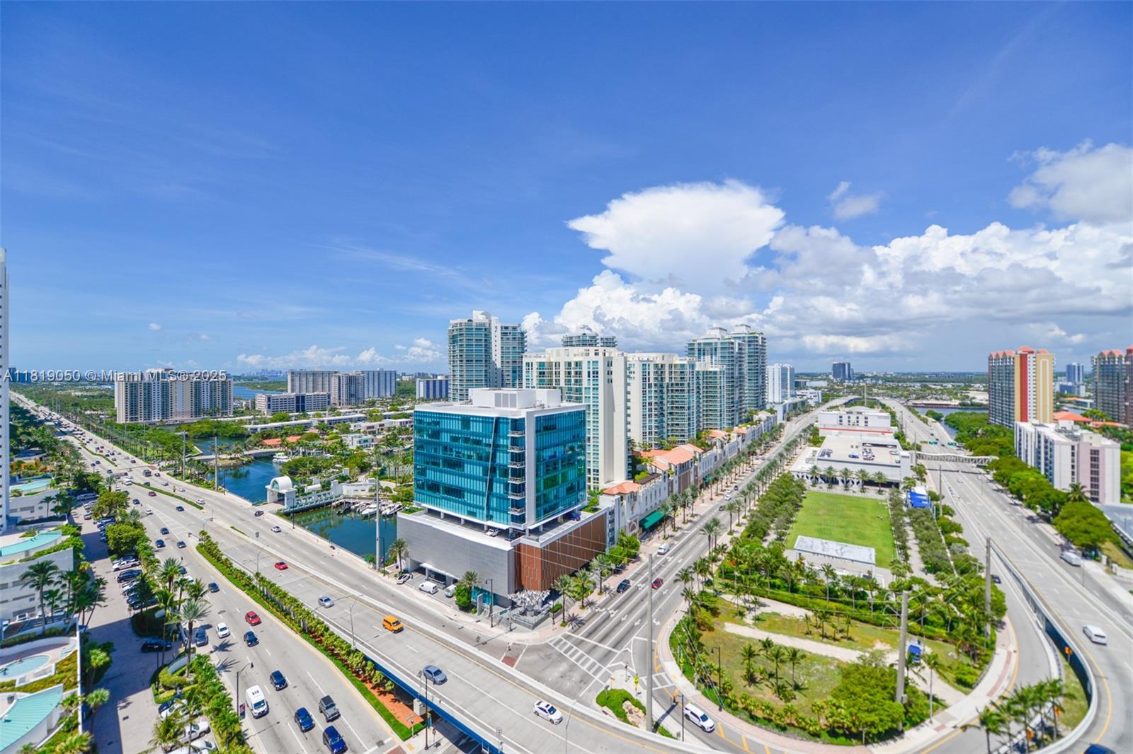 Sunny Isles Beach, Florida, 33160, United States, 2 Bedrooms Bedrooms, ,2 BathroomsBathrooms,Residential,For Sale,1991948