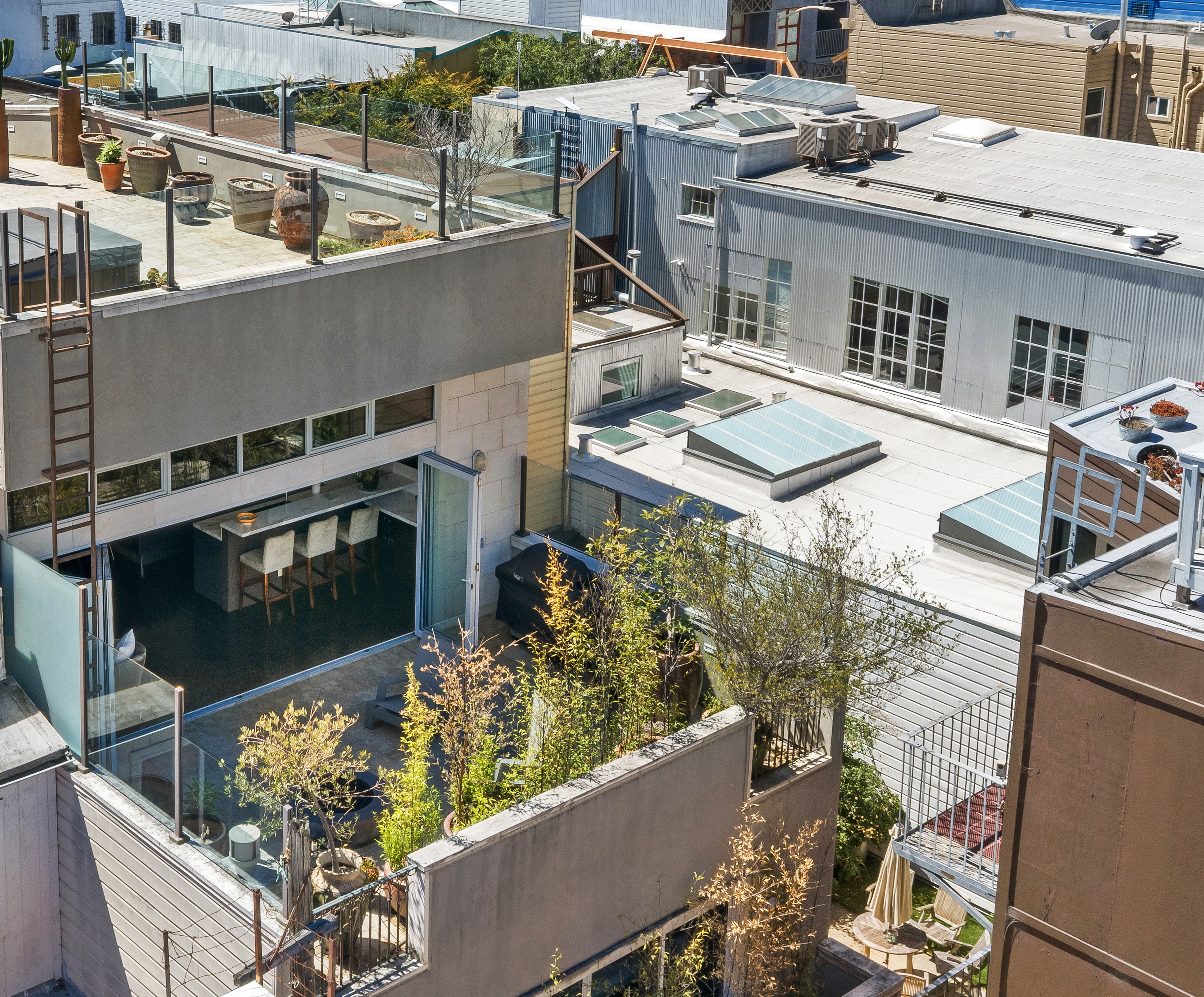  Spectacular Renovated SOMA Home with Rare Museum-Like 7-Car Garage - 物件實景