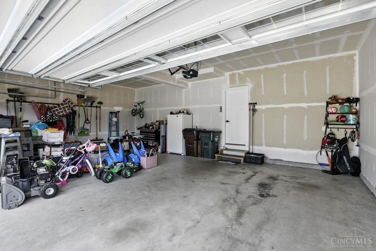 Lebanon, Ohio, 45036, United States, 4 Bedrooms Bedrooms, ,4 BathroomsBathrooms,Residential,For Sale,1907621