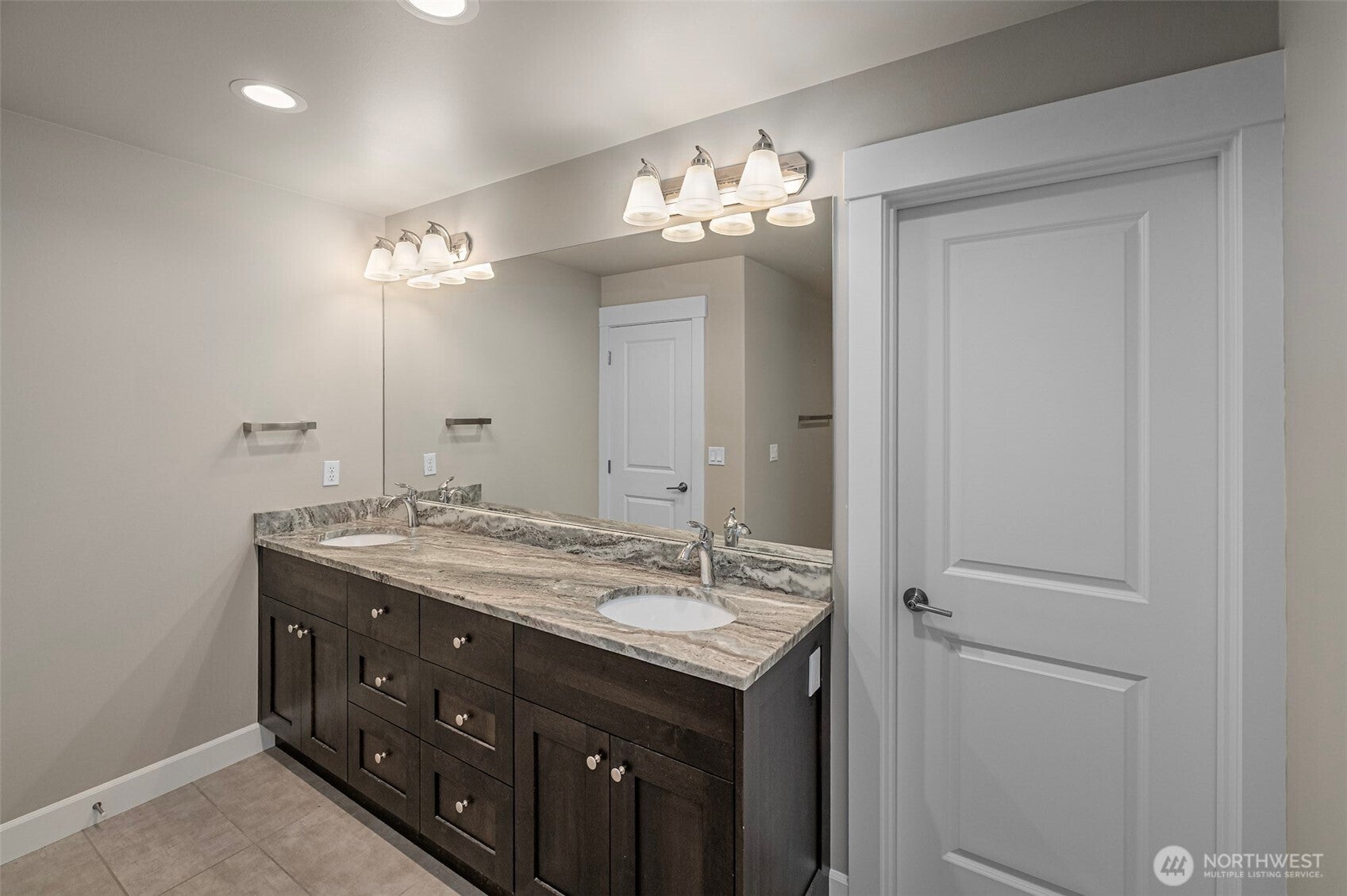 Wenatchee, Washington, 98801, United States, 3 Bedrooms Bedrooms, ,3 BathroomsBathrooms,Residential,For Sale,1998254