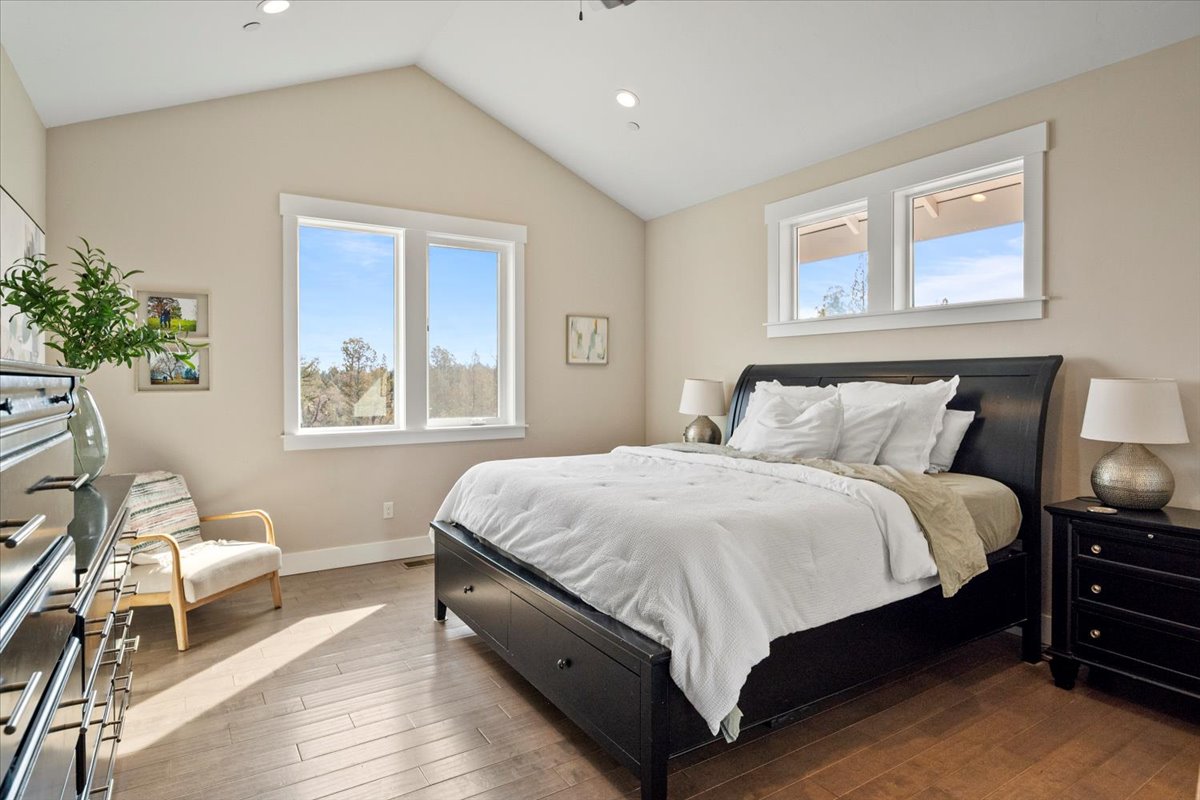 Redmond, Oregon, 97756, United States, 3 Bedrooms Bedrooms, ,3 BathroomsBathrooms,Residential,For Sale,1743690