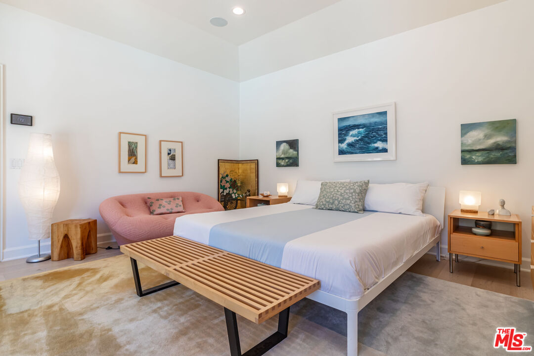 Calabasas, California, 91302, United States, 5 Bedrooms Bedrooms, ,4 BathroomsBathrooms,Residential,For Sale,1926275