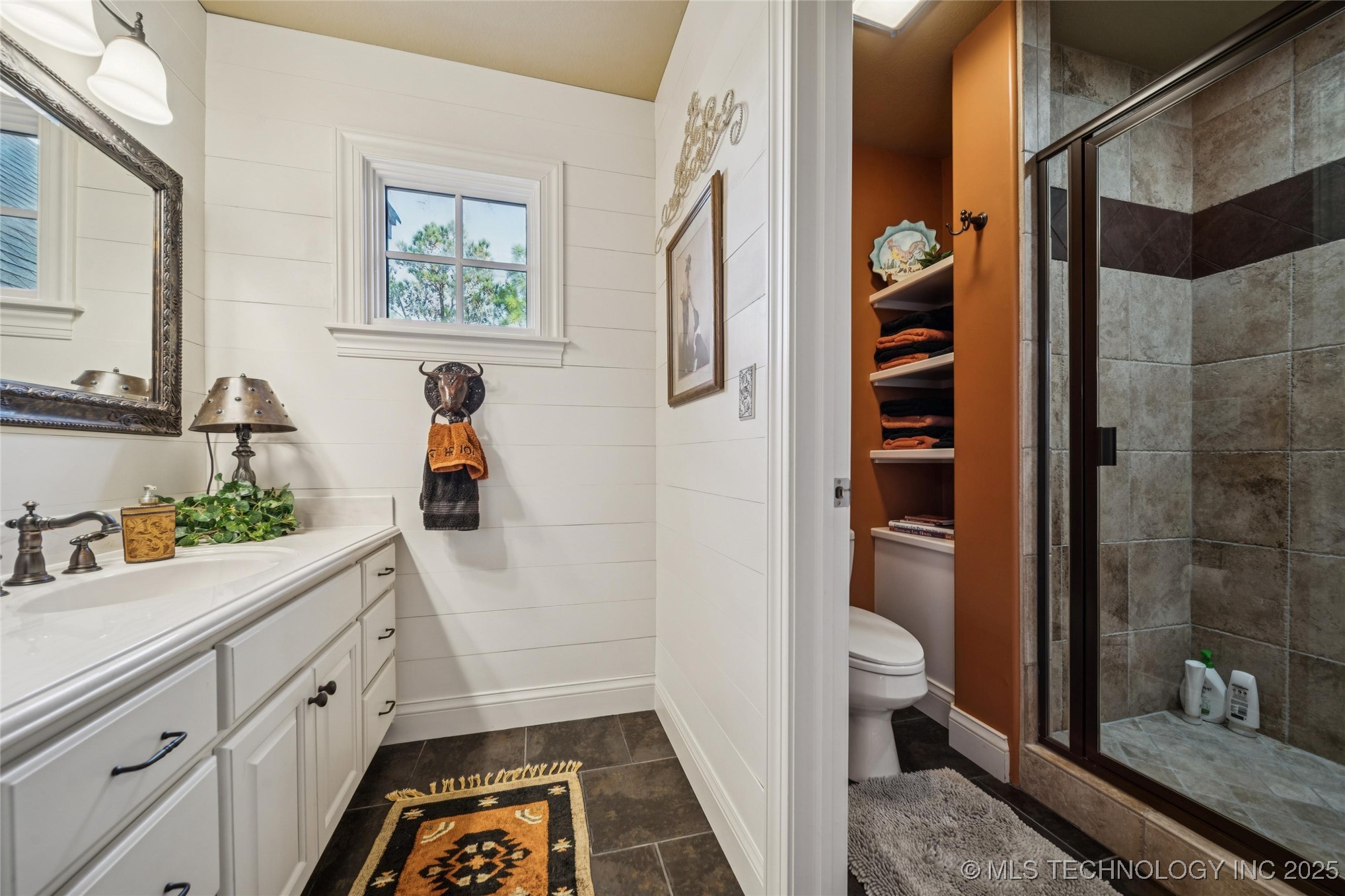 Mounds, Oklahoma, 74047, United States, 4 Bedrooms Bedrooms, ,6 BathroomsBathrooms,Residential,For Sale,1960960