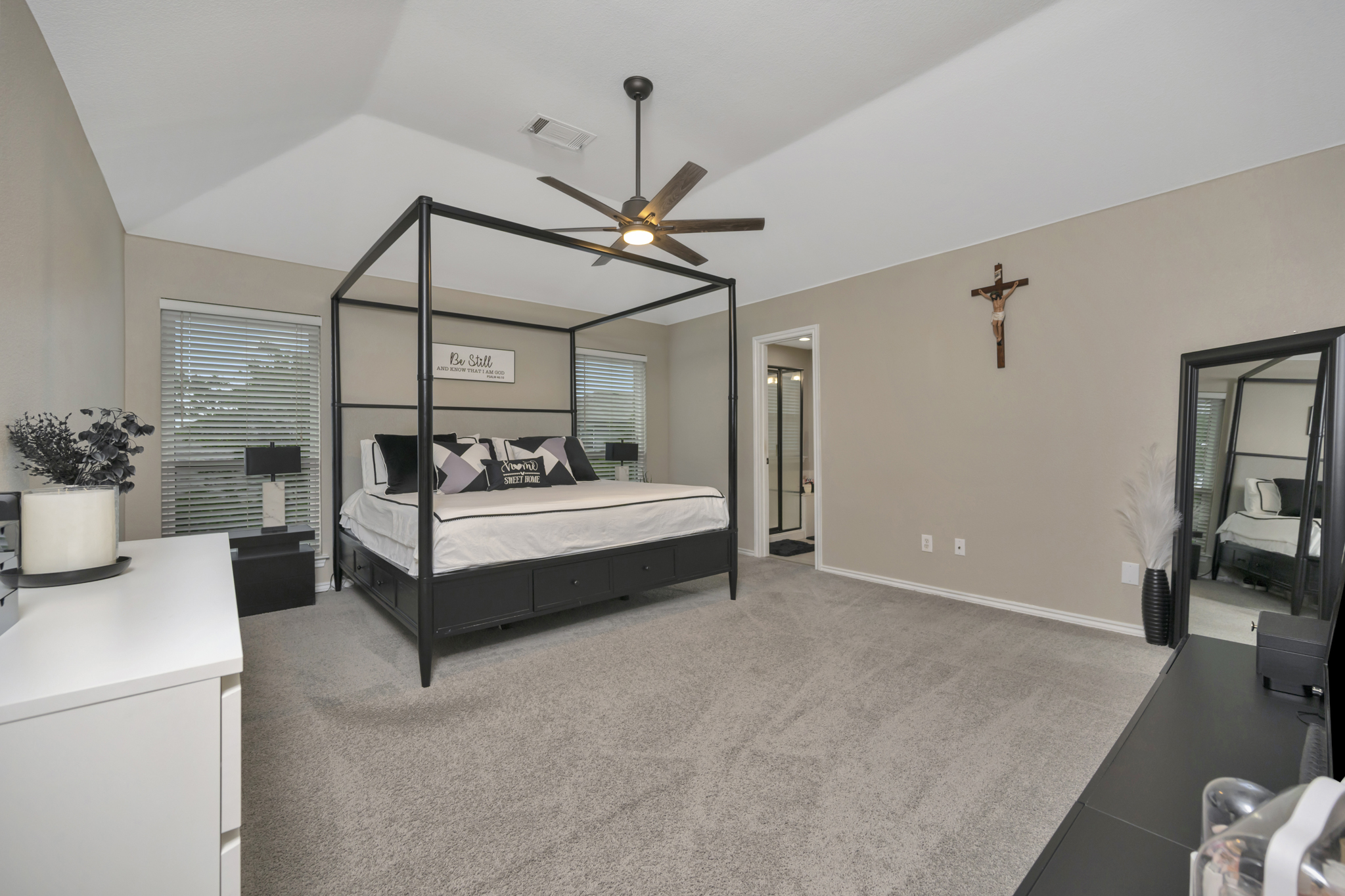  Updated Traditional Home Near Texas Motor Speedway in Justin - 物件實景