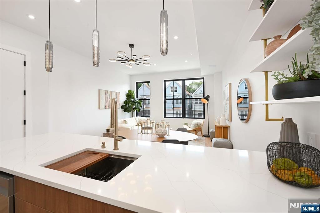 Jersey City, New Jersey, 07305, United States, 3 Bedrooms Bedrooms, ,2 BathroomsBathrooms,Residential,For Sale,1907522