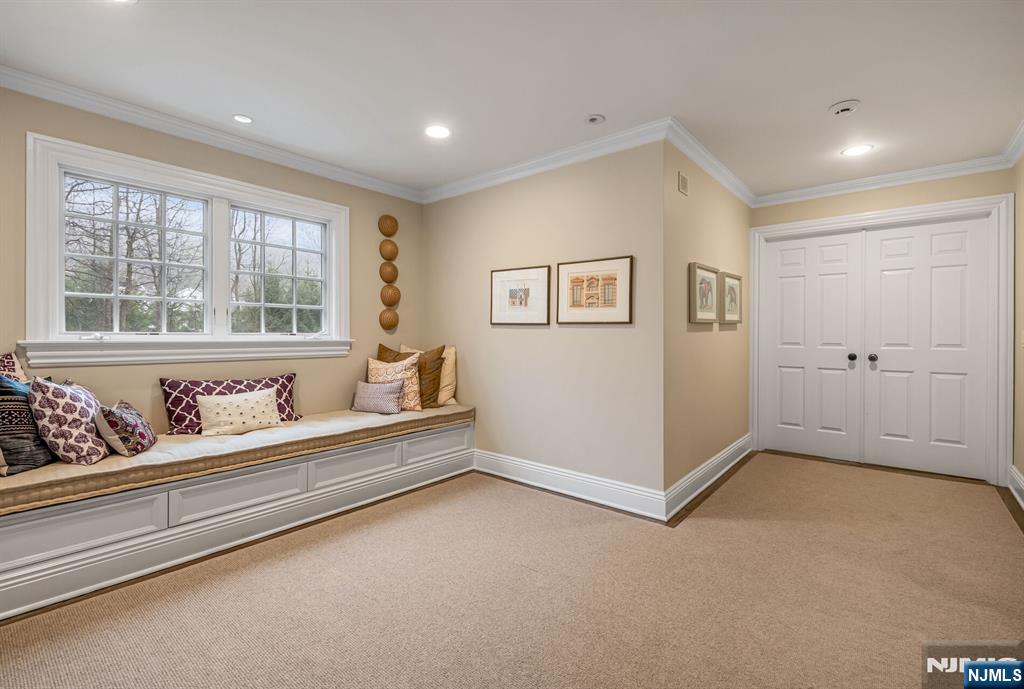 Tenafly, New Jersey, 07670, United States, 6 Bedrooms Bedrooms, ,5 BathroomsBathrooms,Residential,For Sale,1743574