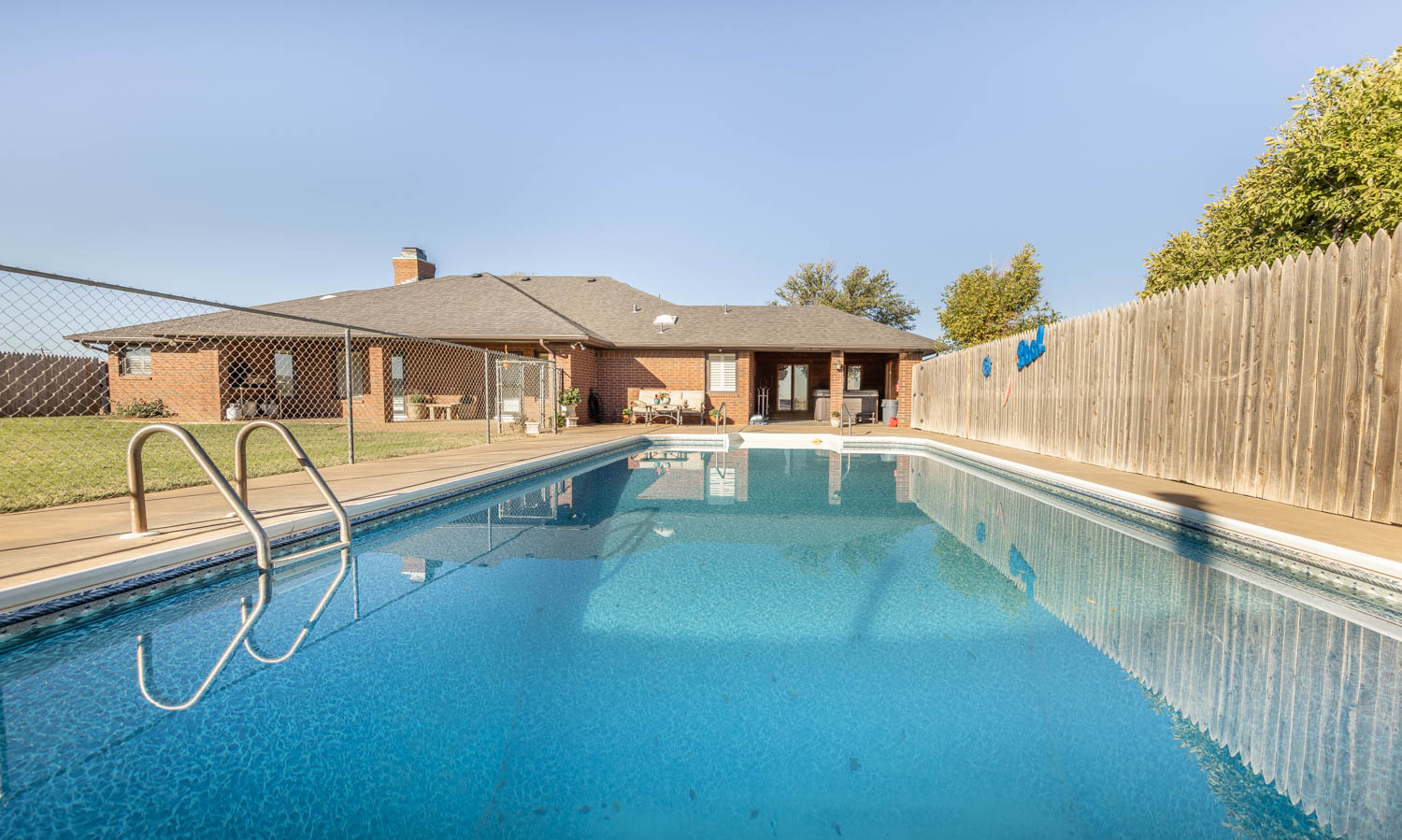 Levelland, Texas, 79336, United States, 4 Bedrooms Bedrooms, ,3 BathroomsBathrooms,Residential,For Sale,1901837