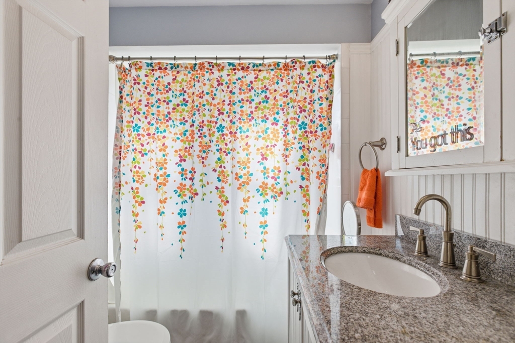 Lowell, Massachusetts, 01852, United States, 3 Bedrooms Bedrooms, ,3 BathroomsBathrooms,Residential,For Sale,1989388