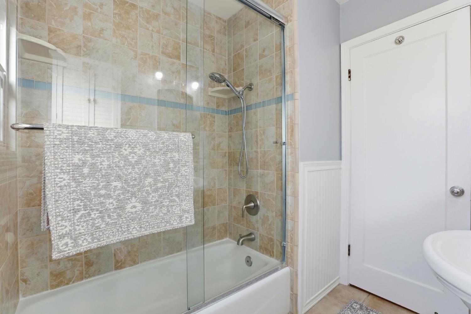 Sacramento, California, 95818, United States, 3 Bedrooms Bedrooms, ,1 BathroomBathrooms,Residential,For Sale,1989642