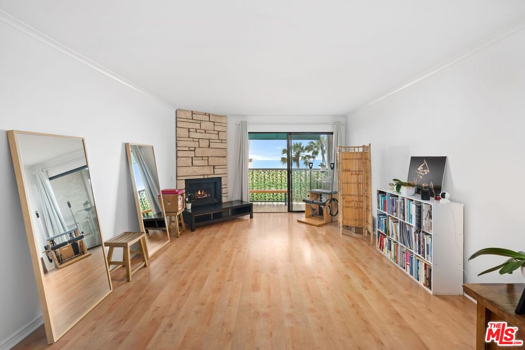 Malibu, California, 90265, United States, 1 Bedroom Bedrooms, ,1 BathroomBathrooms,Residential,For Sale,1840451