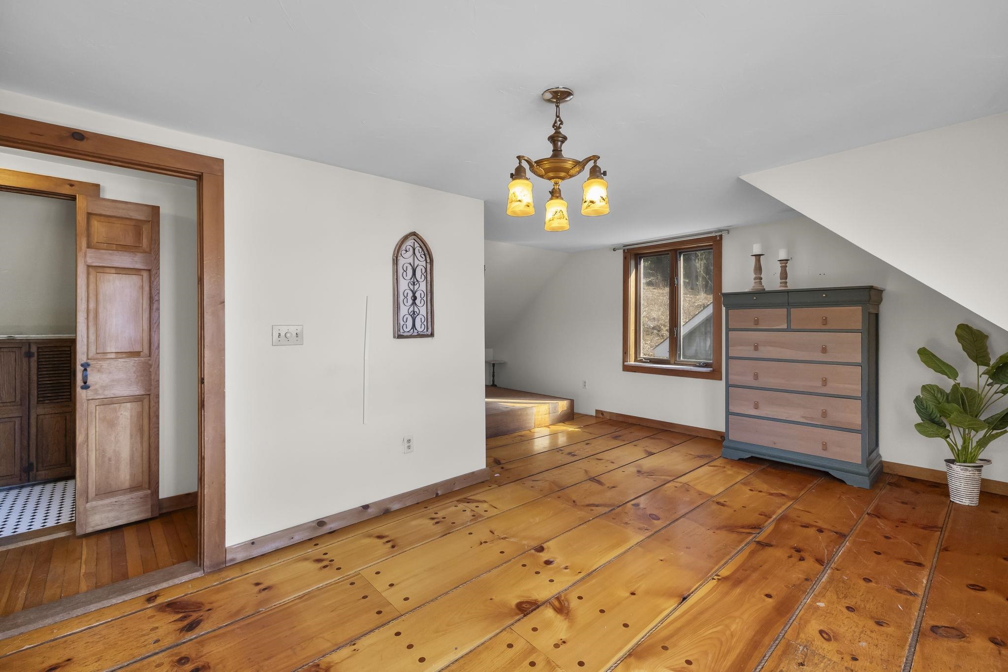 Weare, New Hampshire, 03281, United States, 2 Bedrooms Bedrooms, ,Residential,For Sale,1887155