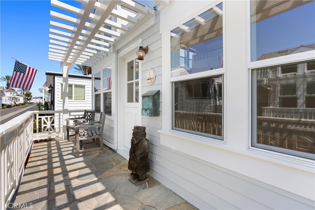 Newport Beach, California, 92663, United States, 2 Bedrooms Bedrooms, ,2 BathroomsBathrooms,Residential,For Sale,1917614