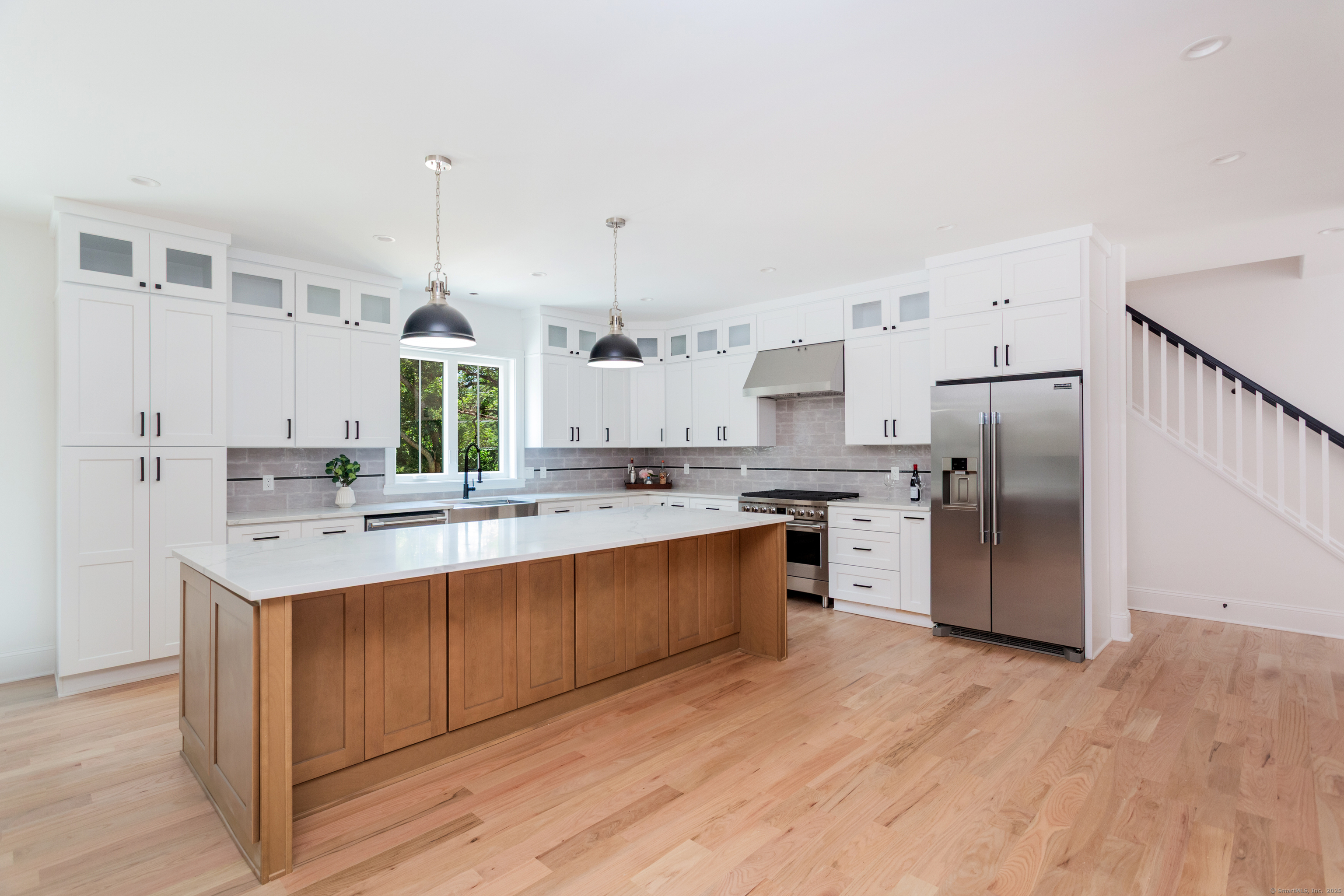 Stratford, Connecticut, 06614, United States, 4 Bedrooms Bedrooms, ,3 BathroomsBathrooms,Residential,For Sale,1987669