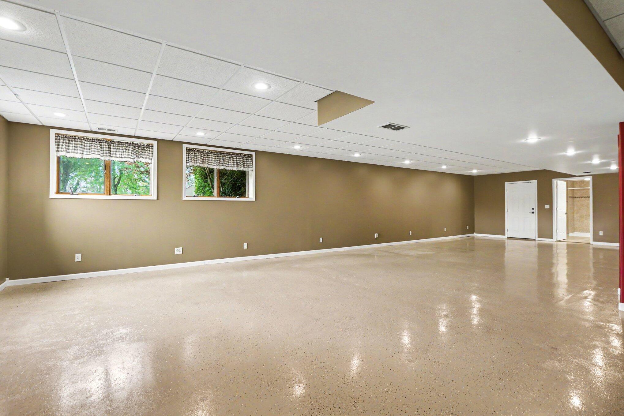 Valparaiso, Indiana, 46383, United States, 3 Bedrooms Bedrooms, ,3 BathroomsBathrooms,Residential,For Sale,2048382