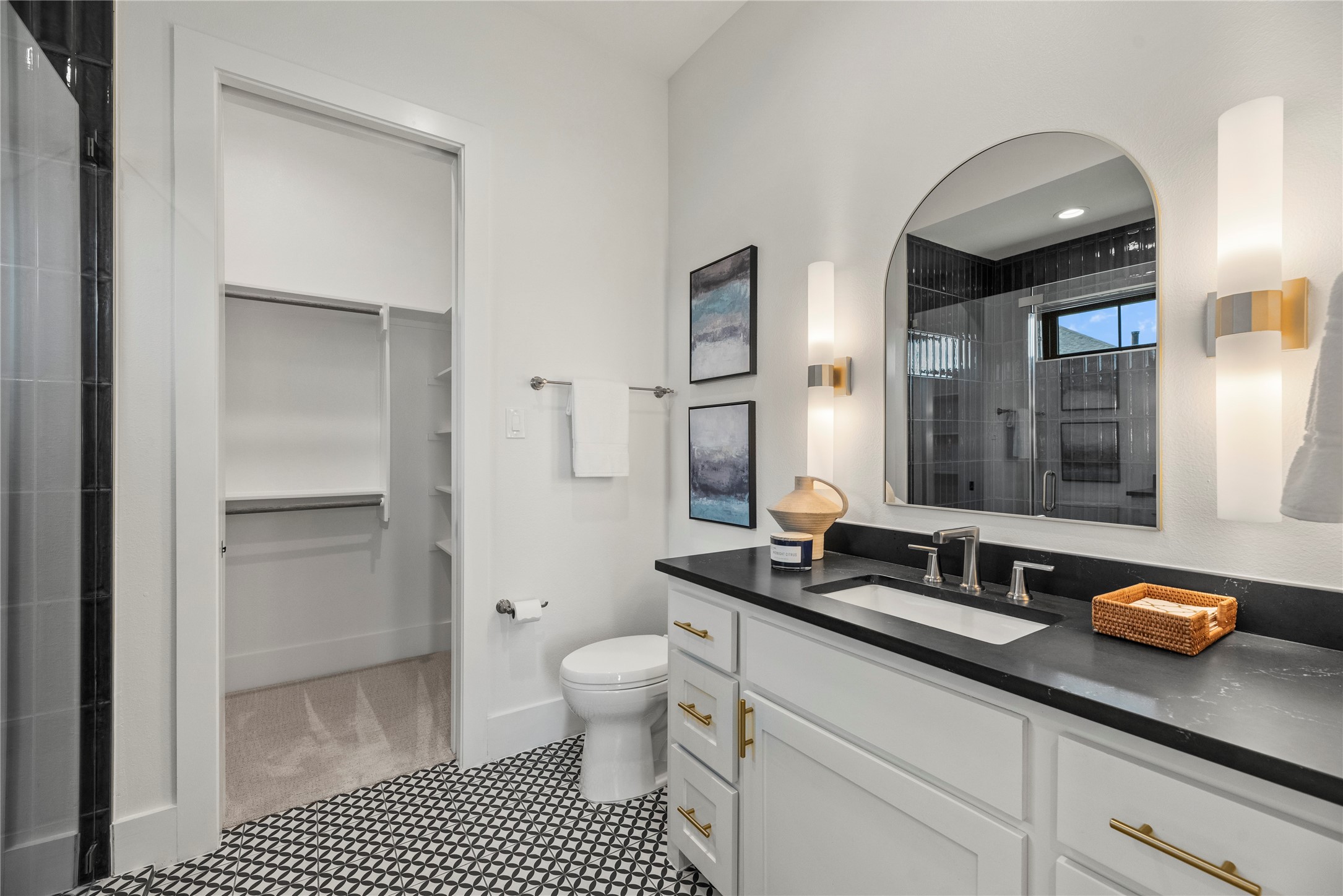 Montgomery, Texas, 77356, United States, 4 Bedrooms Bedrooms, ,5 BathroomsBathrooms,Residential,For Sale,1987481