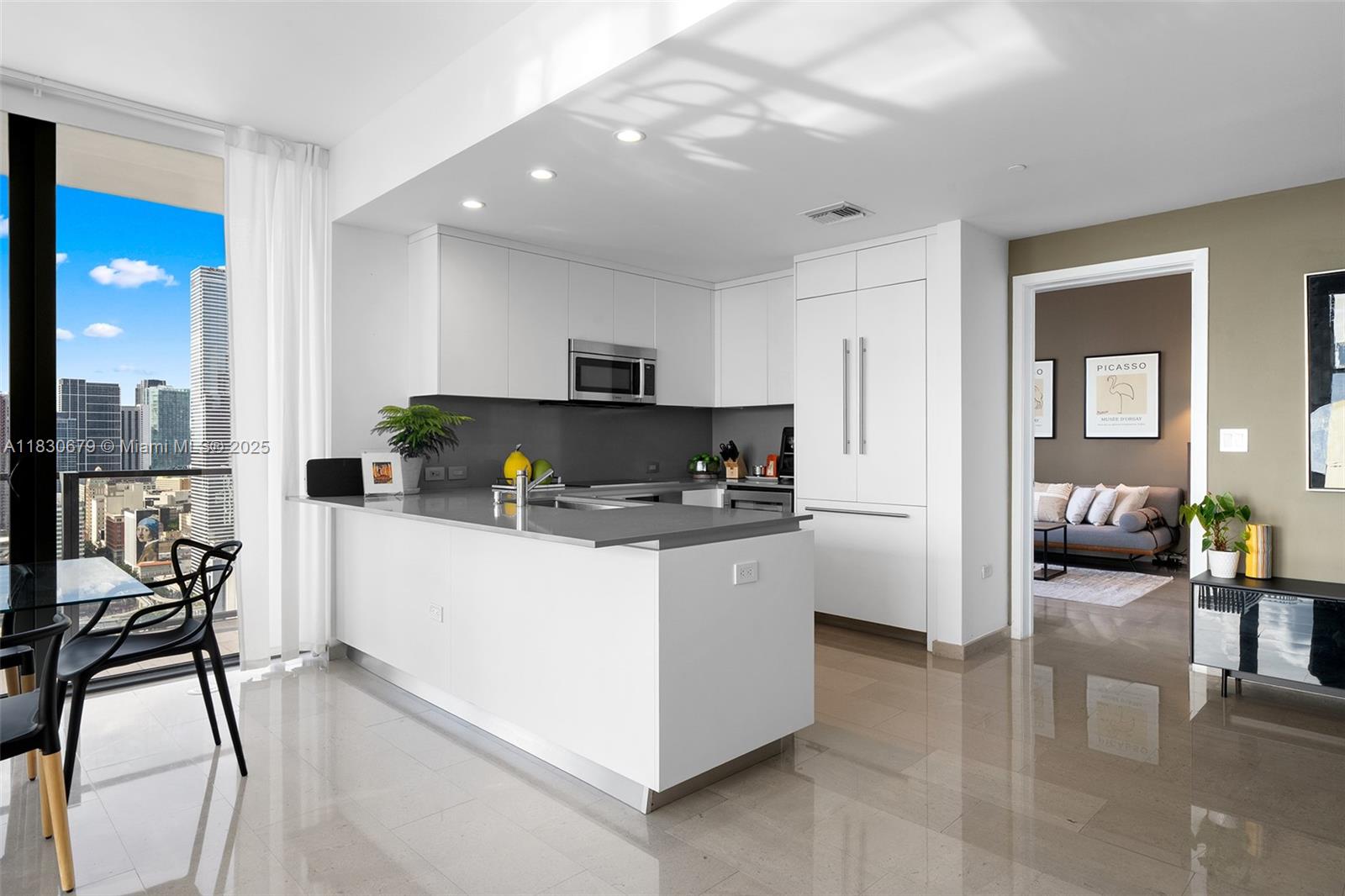 Miami, Florida, 33131, United States, 2 Bedrooms Bedrooms, ,3 BathroomsBathrooms,Residential,For Sale,1877459