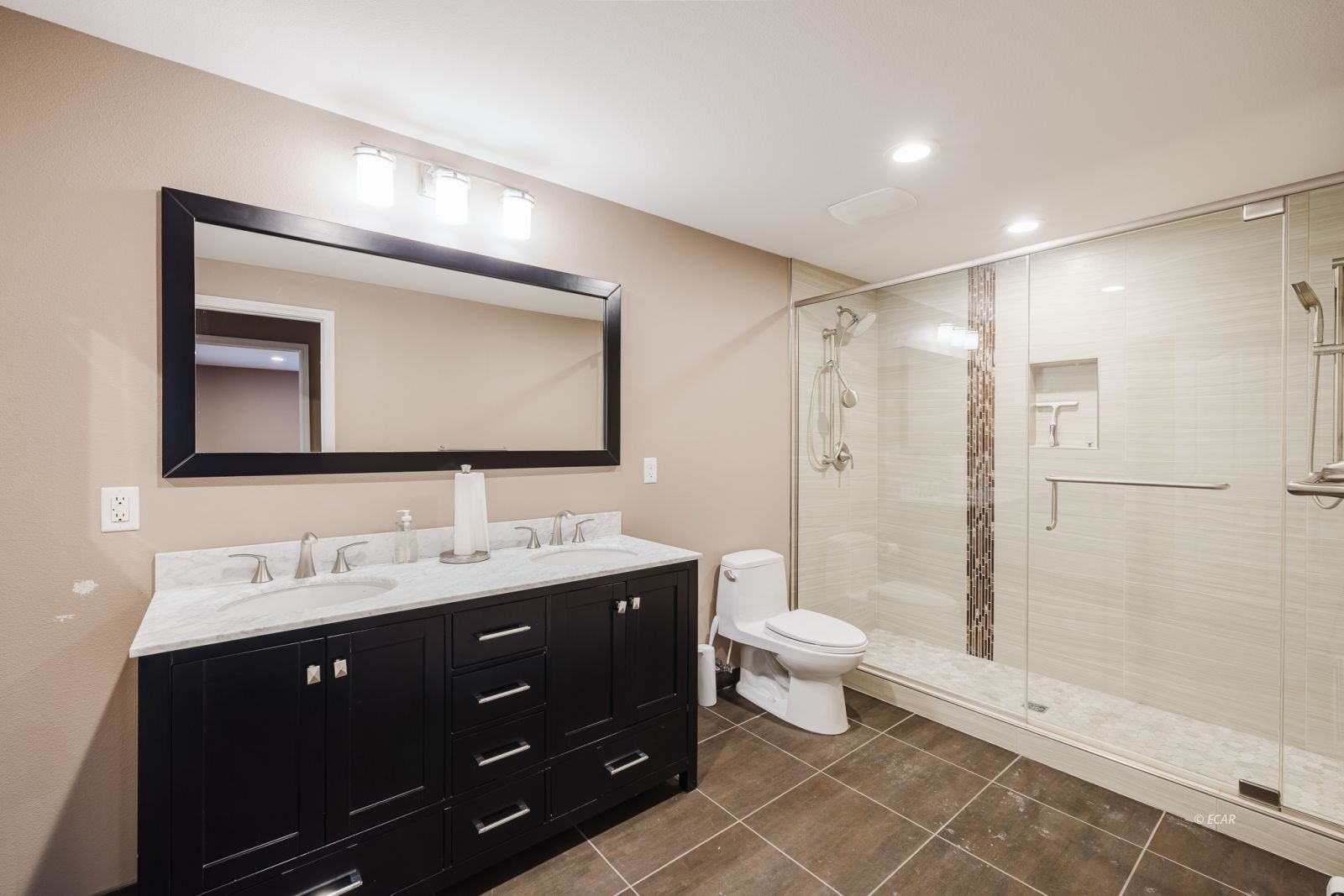 Elko, Nevada, 89801, United States, 5 Bedrooms Bedrooms, ,3 BathroomsBathrooms,Residential,For Sale,1906097