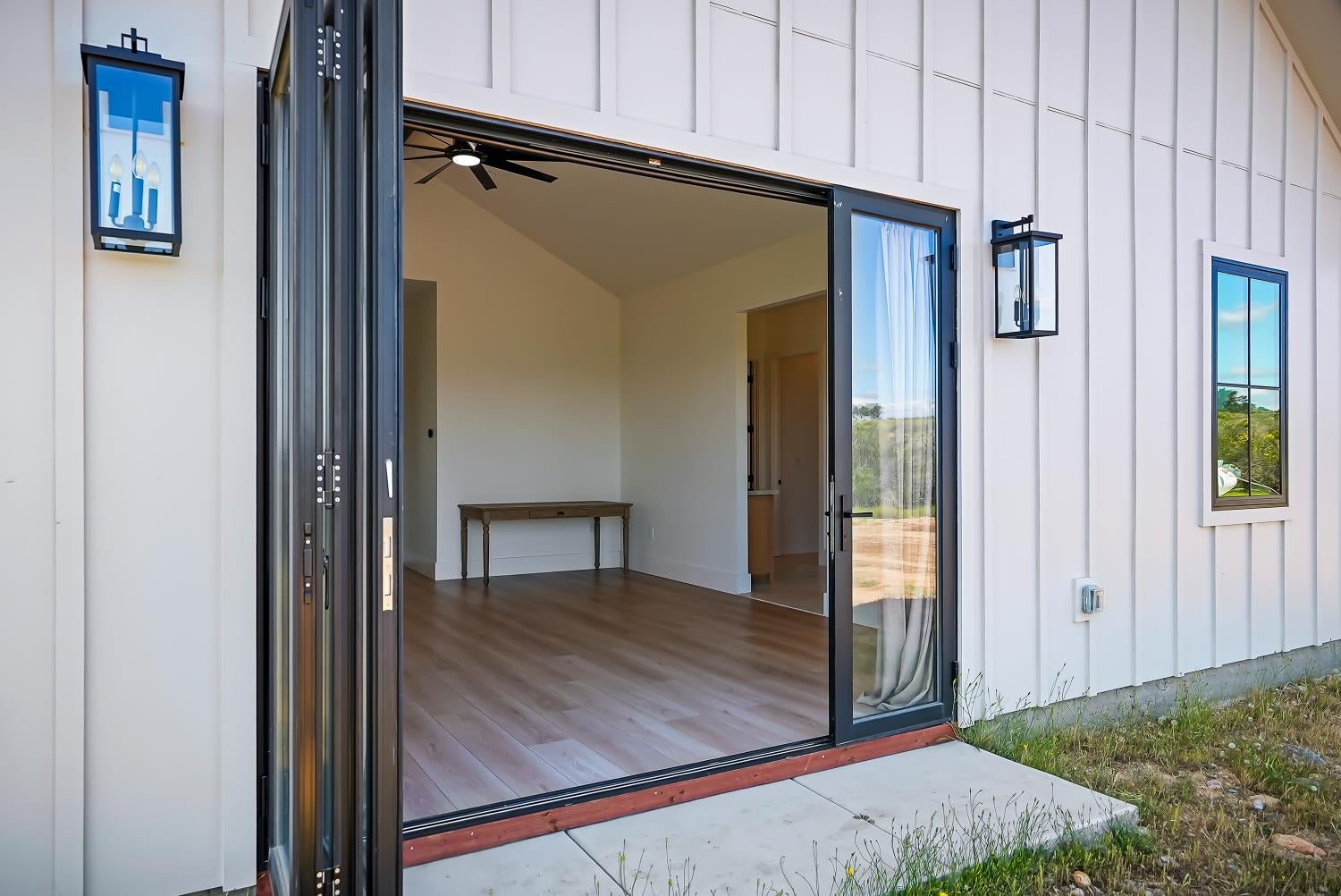 Burson, California, 95225, United States, 4 Bedrooms Bedrooms, ,4 BathroomsBathrooms,Residential,For Sale,2040271