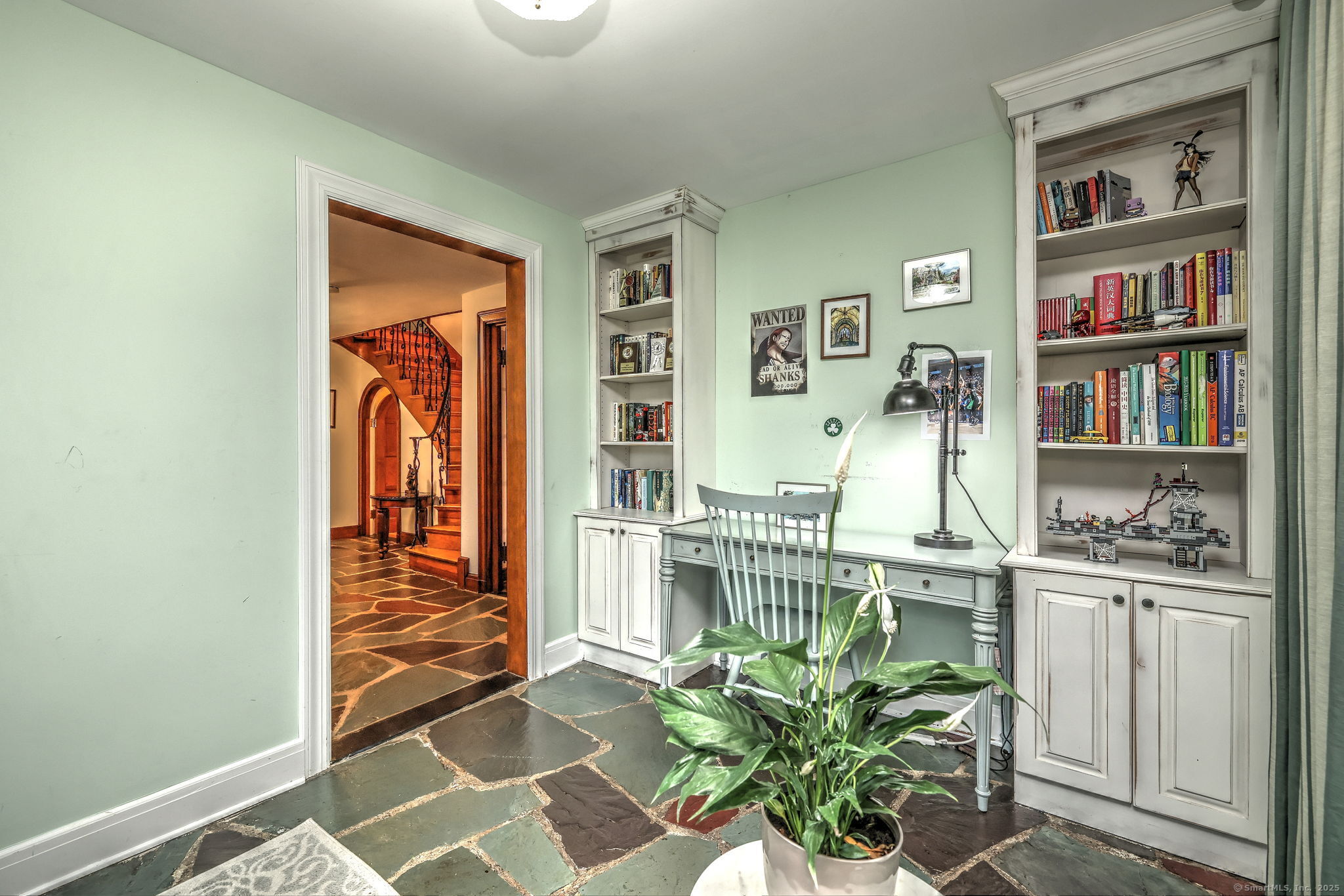 Hamden, Connecticut, 06517, United States, 5 Bedrooms Bedrooms, ,4 BathroomsBathrooms,Residential,For Sale,1924978