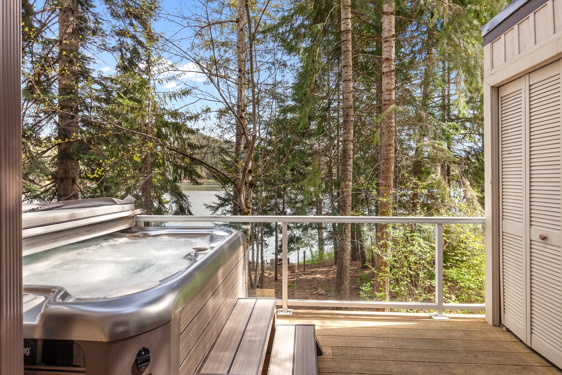  Hayden Lake Year Round Waterfront Living - 物件實景
