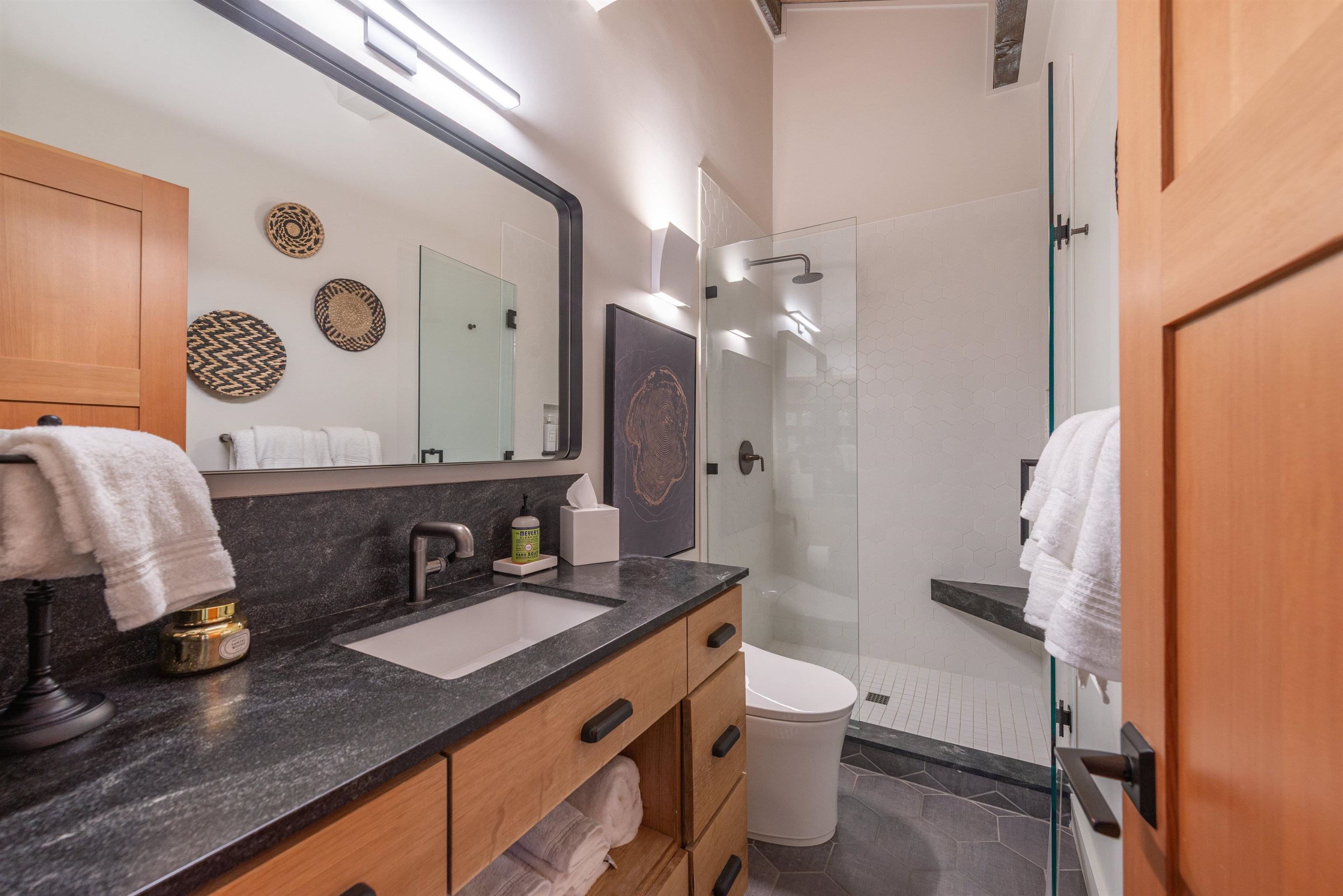 Kings Beach, California, 96143, United States, 2 Bedrooms Bedrooms, ,2 BathroomsBathrooms,Residential,For Sale,1940535