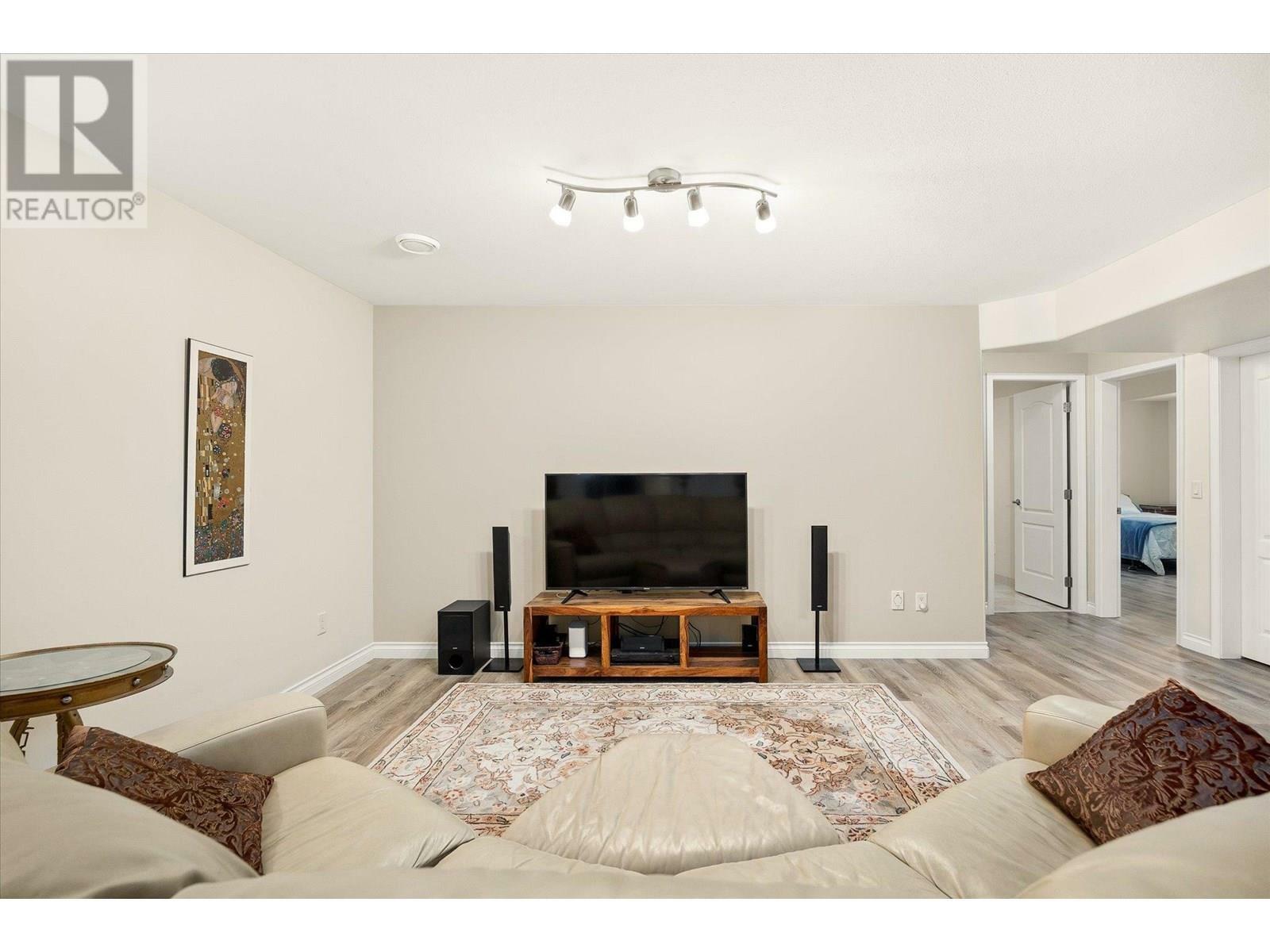 KELOWNA, British Columbia, V1W 4K9, CA, 4 Bedrooms Bedrooms, ,3 BathroomsBathrooms,Residential,For Sale,1865422